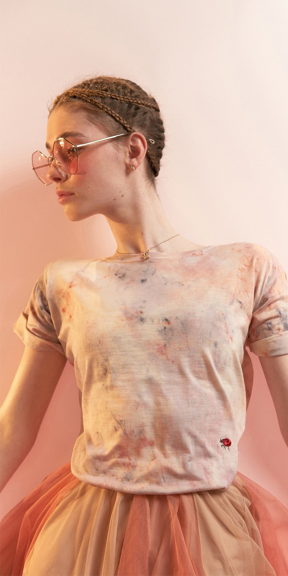 SUN KISSED hand dyed t shirt with embroidered bugs coral multicolor 2