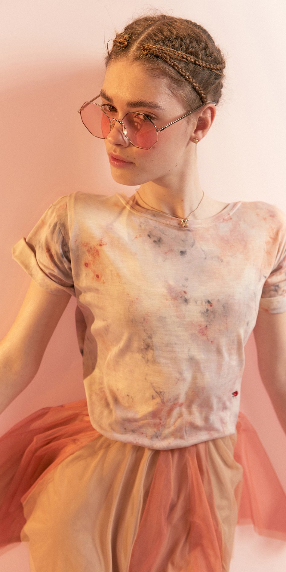 SUN KISSED hand dyed t shirt with embroidered bugs coral multicolor 4