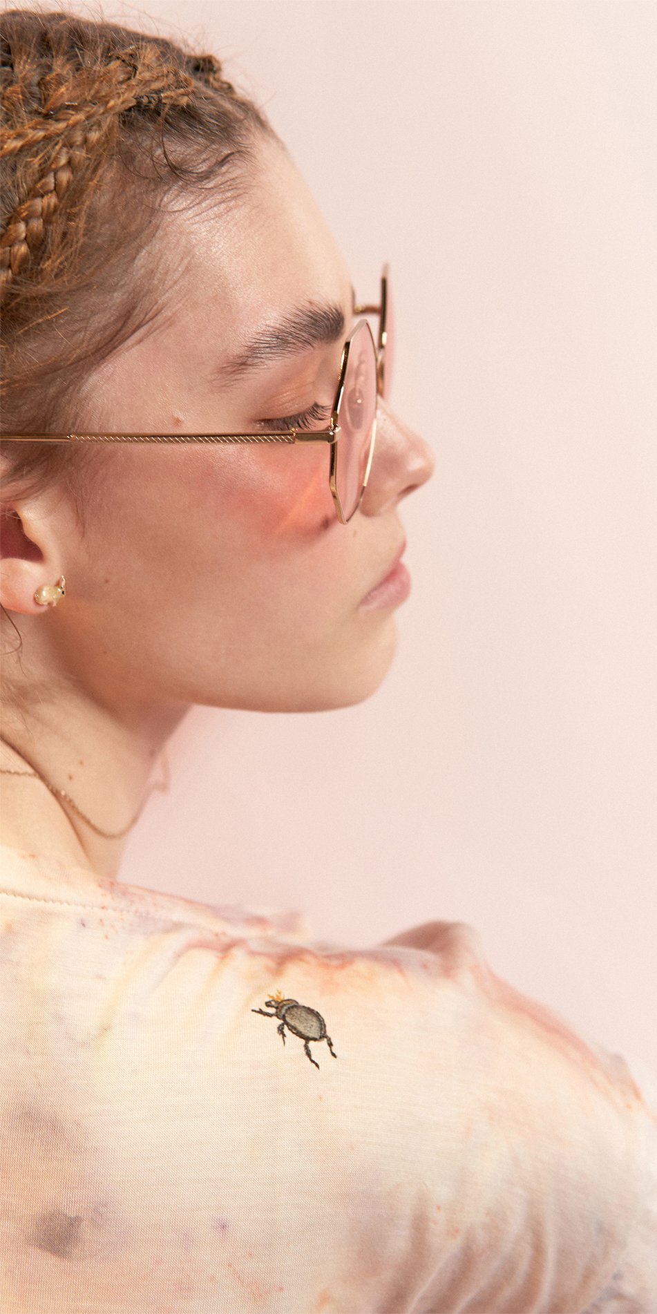 SUN KISSED hand dyed t shirt with embroidered bugs coral multicolor 5