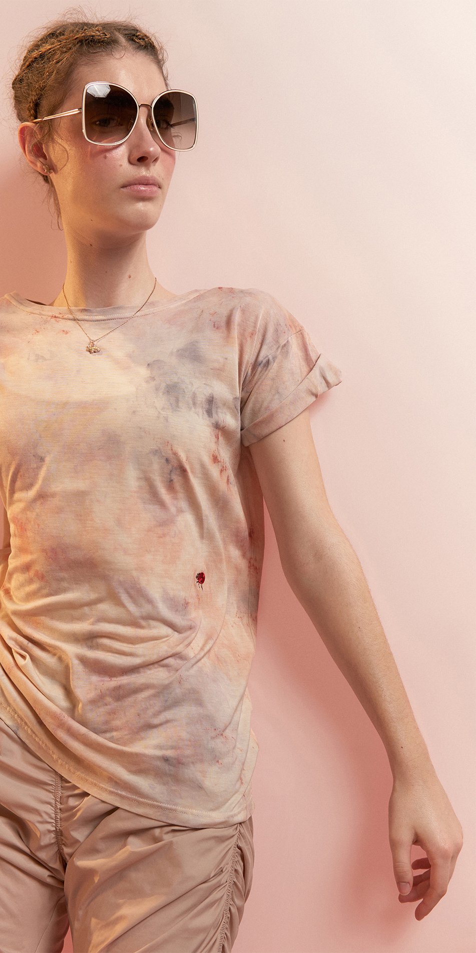 SUN KISSED hand dyed t shirt with embroidered bugs coral multicolor 9